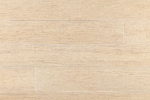 Rozjaśniamy wnętrze: bielone podłogi bambusowe